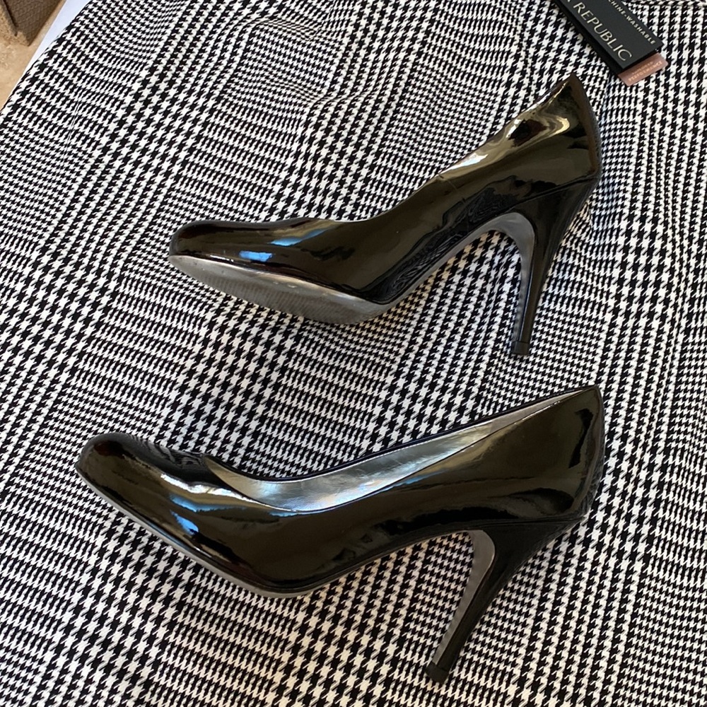 Jessica Simpson Patent Black heels 7.5 Size - Picture 6 of 7